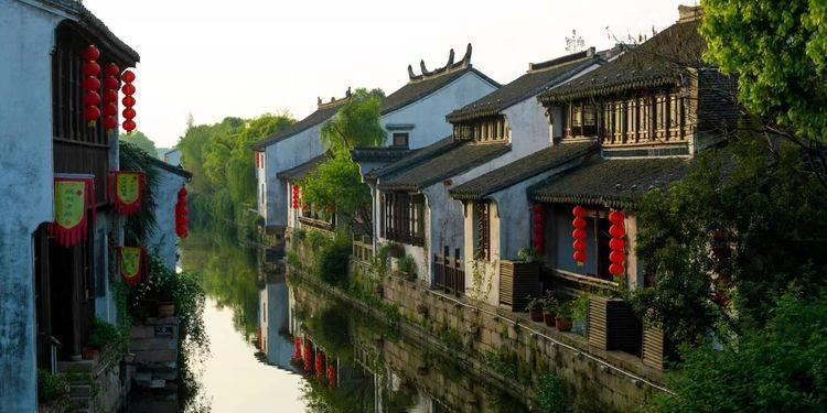 两个室友隔一天过生日怎么过？游戏画面